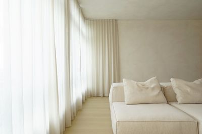 Карнизные системы , SG 6465, Polyflax, Centre Point Residence, London, United Kingdom