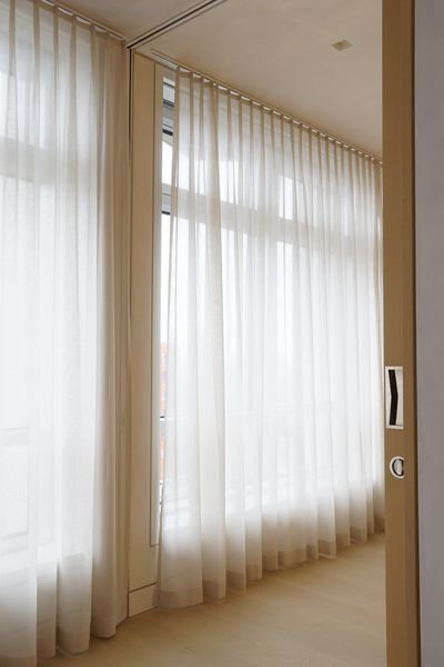 Карнизные системы , SG 6465, Polyflax, Centre Point Residence, London, United Kingdom