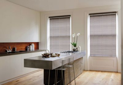 Системы горизонтальных жалюзи , SG 8960, Room shot, wood slats 50mm