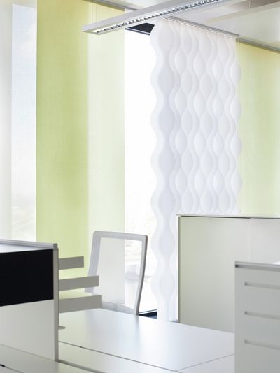 Vertikal-Lamellen, SG 2910, Multi Visio, Room shot "Kranhaus", Cologne, Germany, Vertical Waves