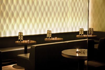 Системы вертикальных жалюзи , SG 2810, Multi Visio, Room shot "Amber Club", Zurich, Switzerland, Vertical Waves