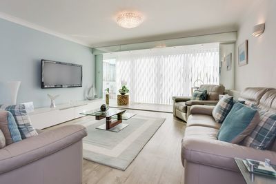 Системы вертикальных жалюзи , SG 2910, Multi Visio, Private Home, Poole Dorset, United Kingdom, Vertical Waves